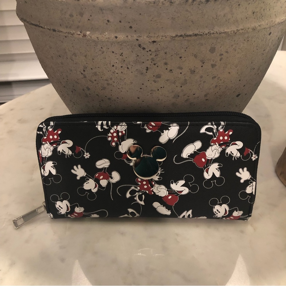 Disney Mickey Mouse and Minnie Mouse Black zip around Wallet